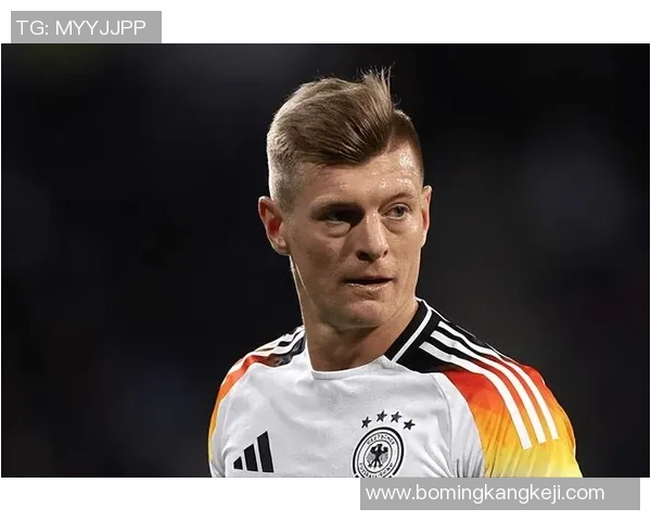 全球足球明星球衣的魅力与影响力探讨及其背后的故事与文化 全球足球明星球衣的魅力与影响力探讨及其背后的故事与文化