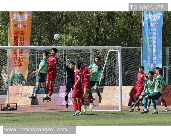 校园足球指导提升青少年运动技能与团队合作精神的有效策略与方法探讨