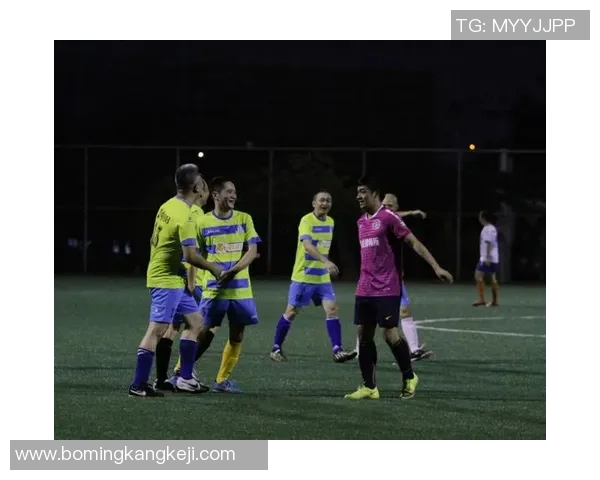 足球比赛中第四官员记录表的重要性与使用方法探讨